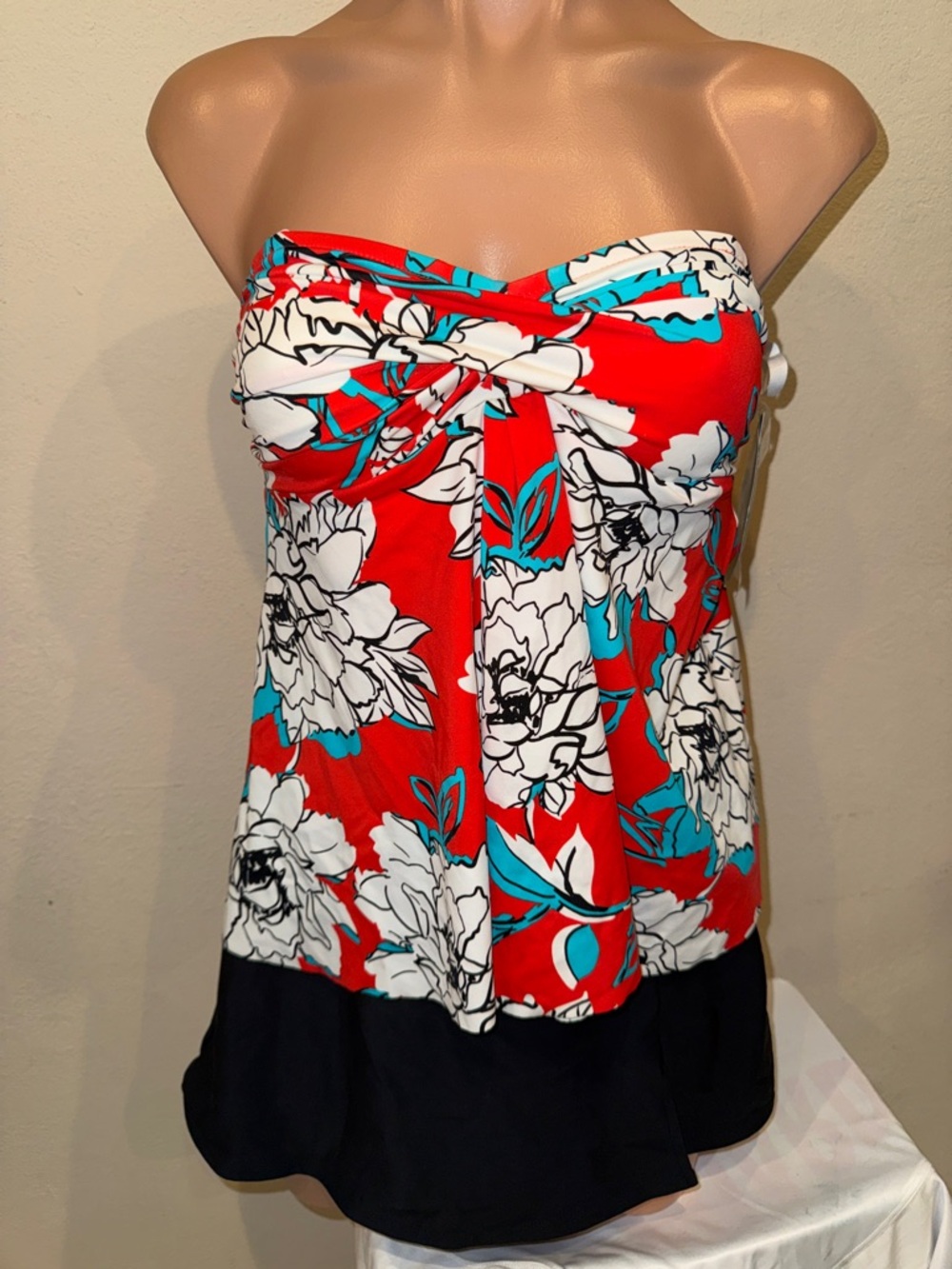 NWT swim solutions bandeau fly away Tankini set skirted bottom size 8